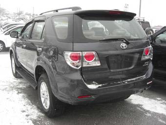 2011 Toyota Fortuner Pictures