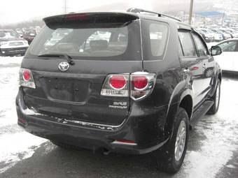2011 Toyota Fortuner Photos