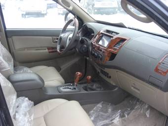 2011 Toyota Fortuner Images