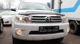 2011 Toyota Fortuner Photos