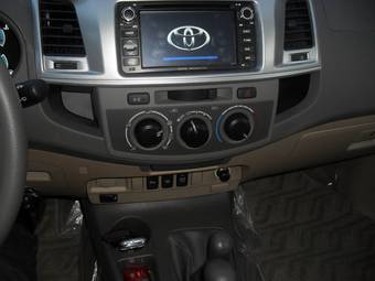 2012 Toyota Fortuner Photos