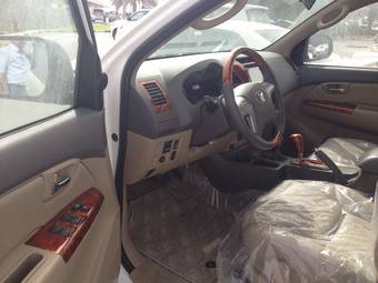 2012 Toyota Fortuner Pictures