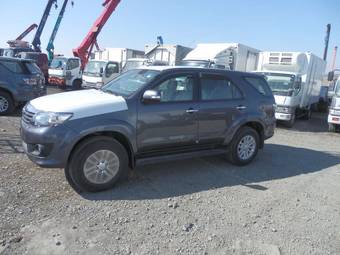 2012 Toyota Fortuner Photos
