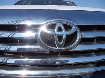 2012 Toyota Fortuner Pictures