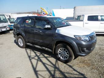 2012 Toyota Fortuner Pics