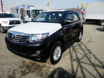 2012 Toyota Fortuner Photos