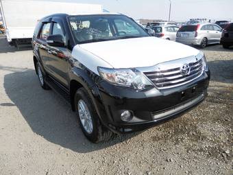 2012 Toyota Fortuner Photos