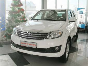 2012 Toyota Fortuner Photos