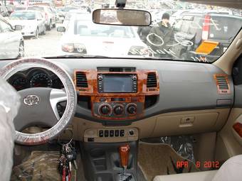 2012 Toyota Fortuner Photos