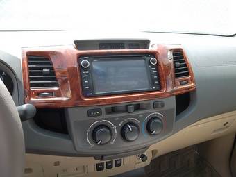 2012 Toyota Fortuner Wallpapers