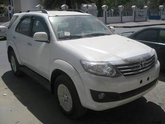 2012 Toyota Fortuner Wallpapers