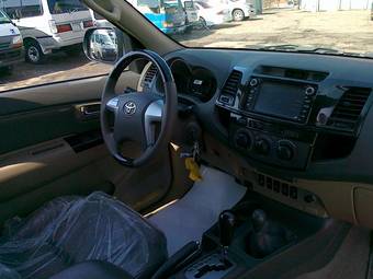 2012 Toyota Fortuner Images