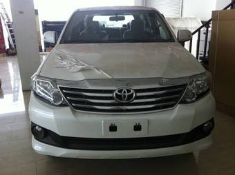 2012 Toyota Fortuner Photos