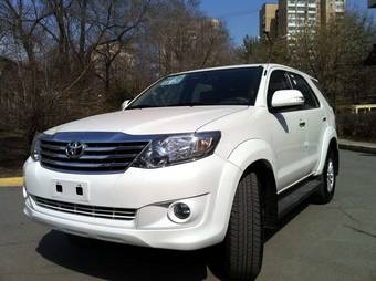 2012 Toyota Fortuner Photos