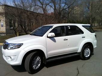 2012 Toyota Fortuner Photos