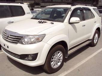 2012 Toyota Fortuner Photos