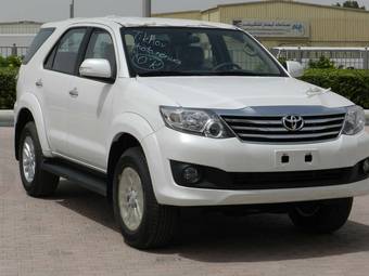 2012 Toyota Fortuner Pictures