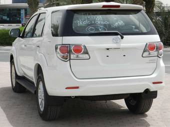 2012 Toyota Fortuner Photos