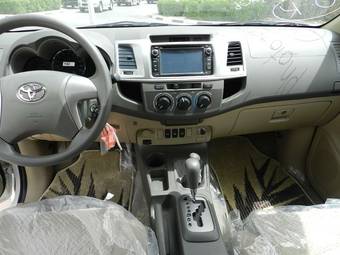 2012 Toyota Fortuner Pictures