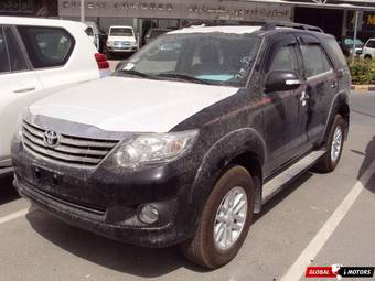 2012 Toyota Fortuner Photos