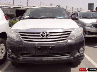 2012 Toyota Fortuner Photos