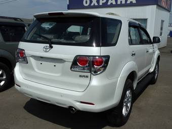 2012 Toyota Fortuner Photos