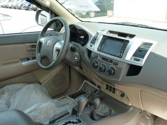 2012 Toyota Fortuner Pics