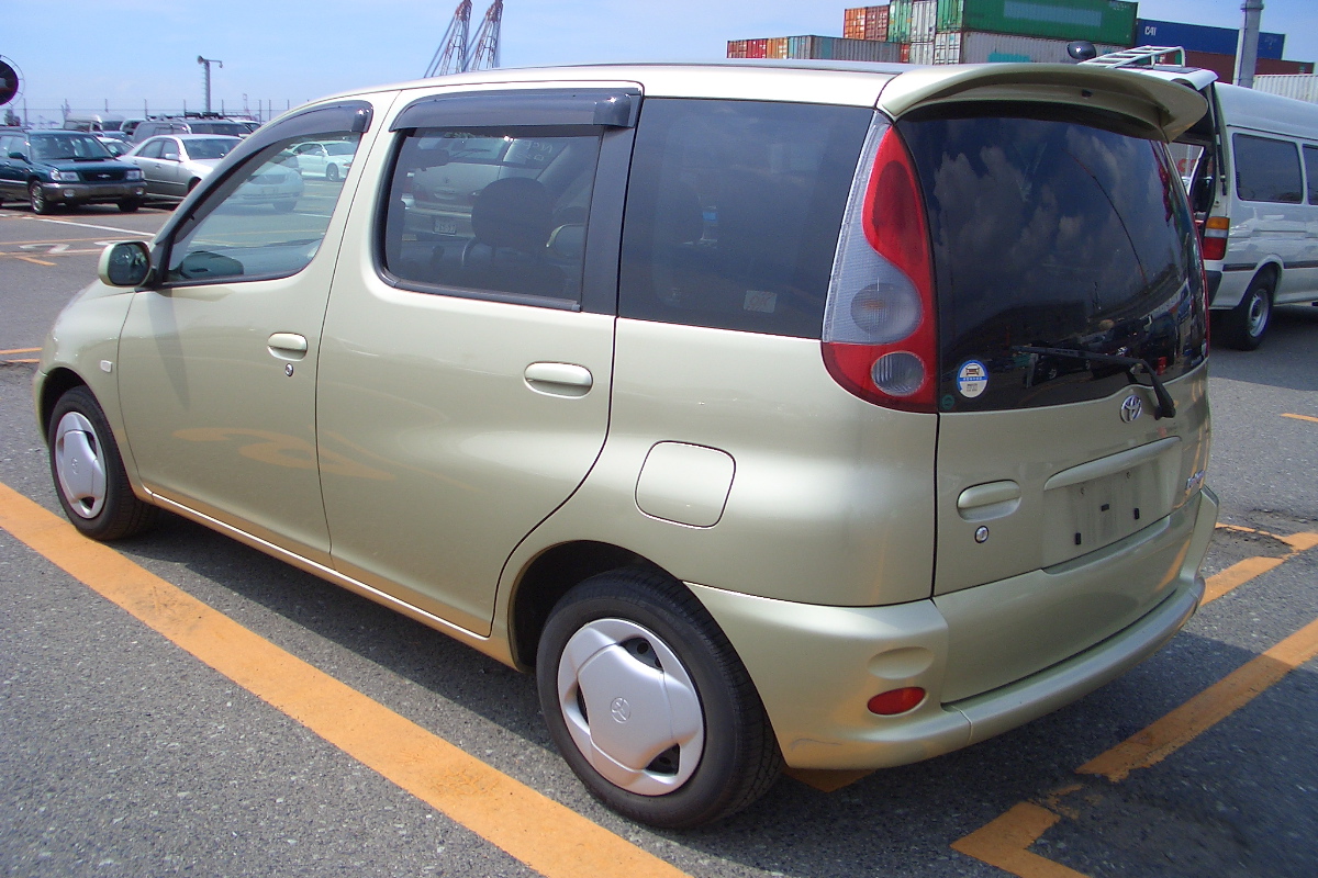 2000 Toyota Funcargo