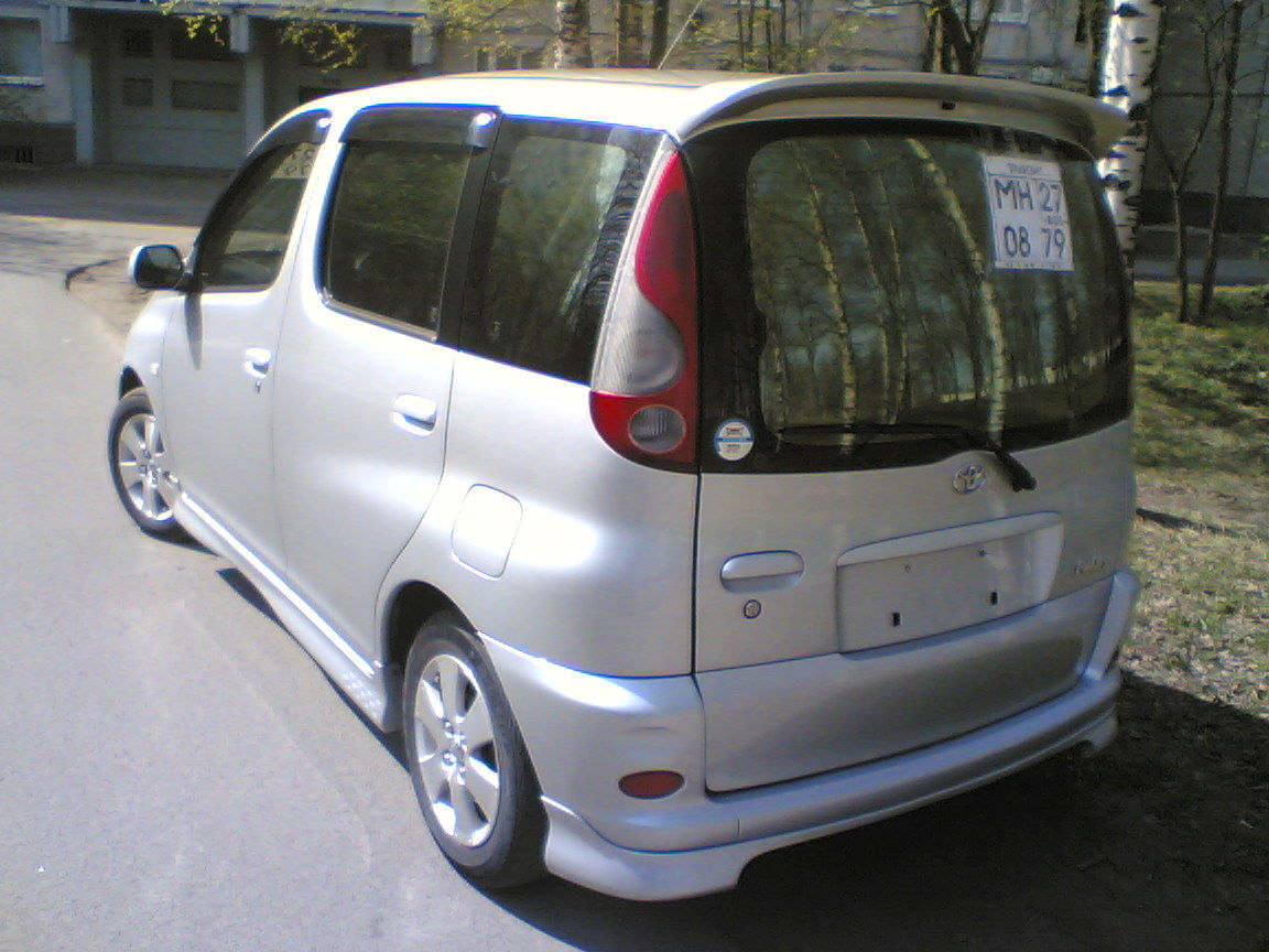 2000 Toyota Funcargo