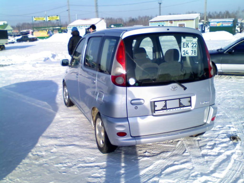 2000 Toyota Funcargo