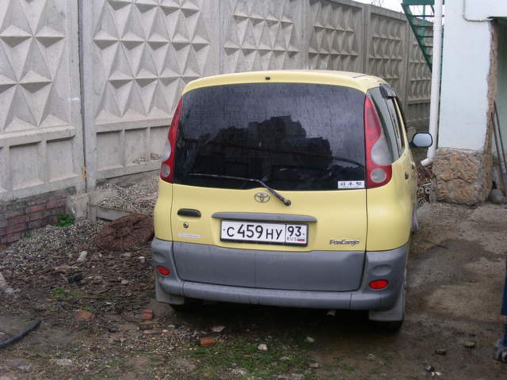 2000 Toyota Funcargo
