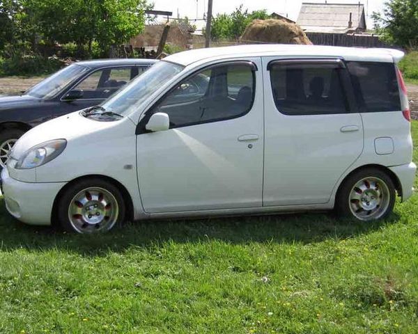 2000 Toyota Funcargo
