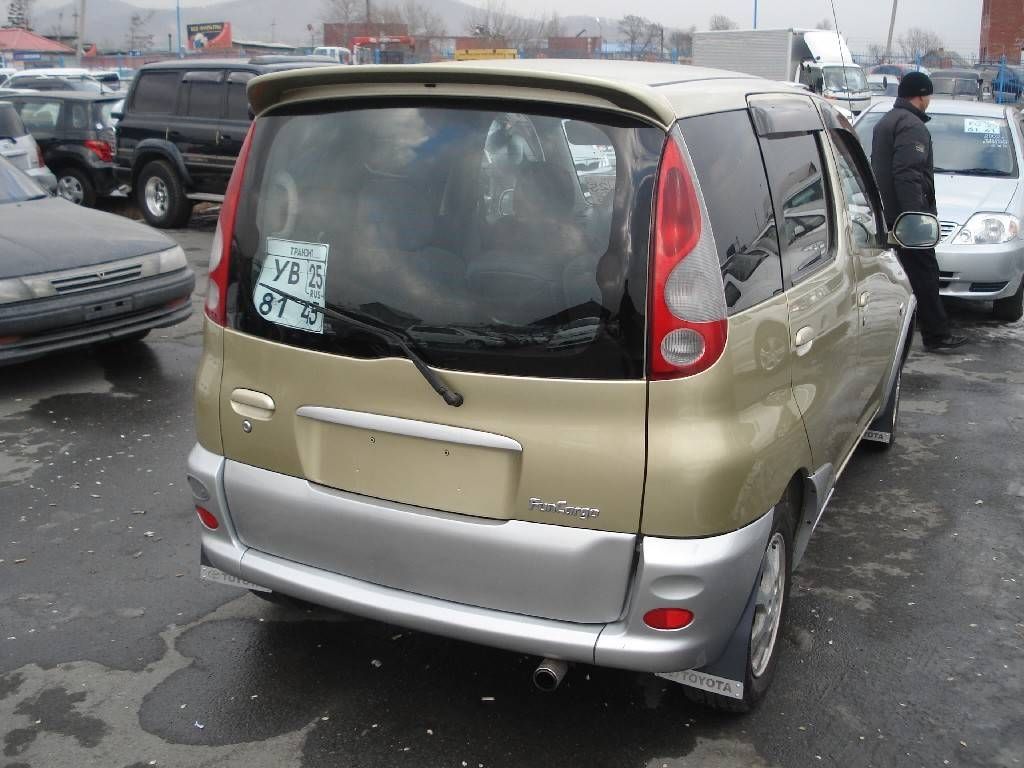 2000 Toyota Funcargo