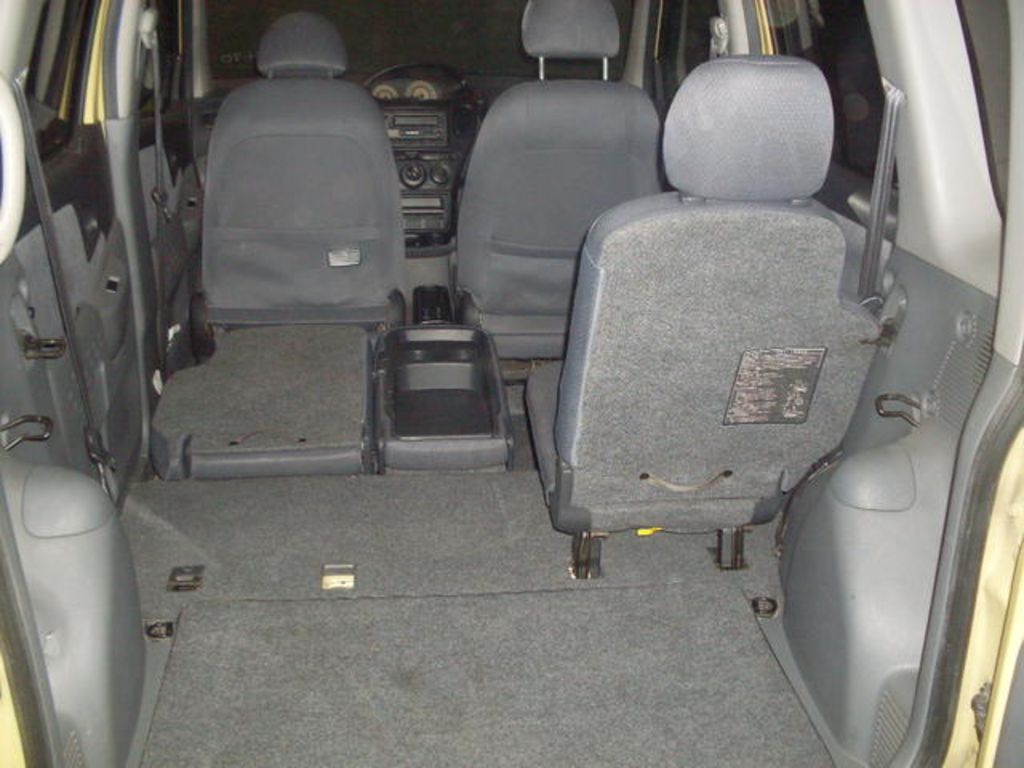 2000 Toyota Funcargo