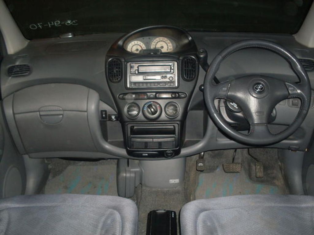 2000 Toyota Funcargo
