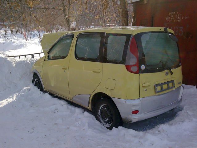 2000 Toyota Funcargo