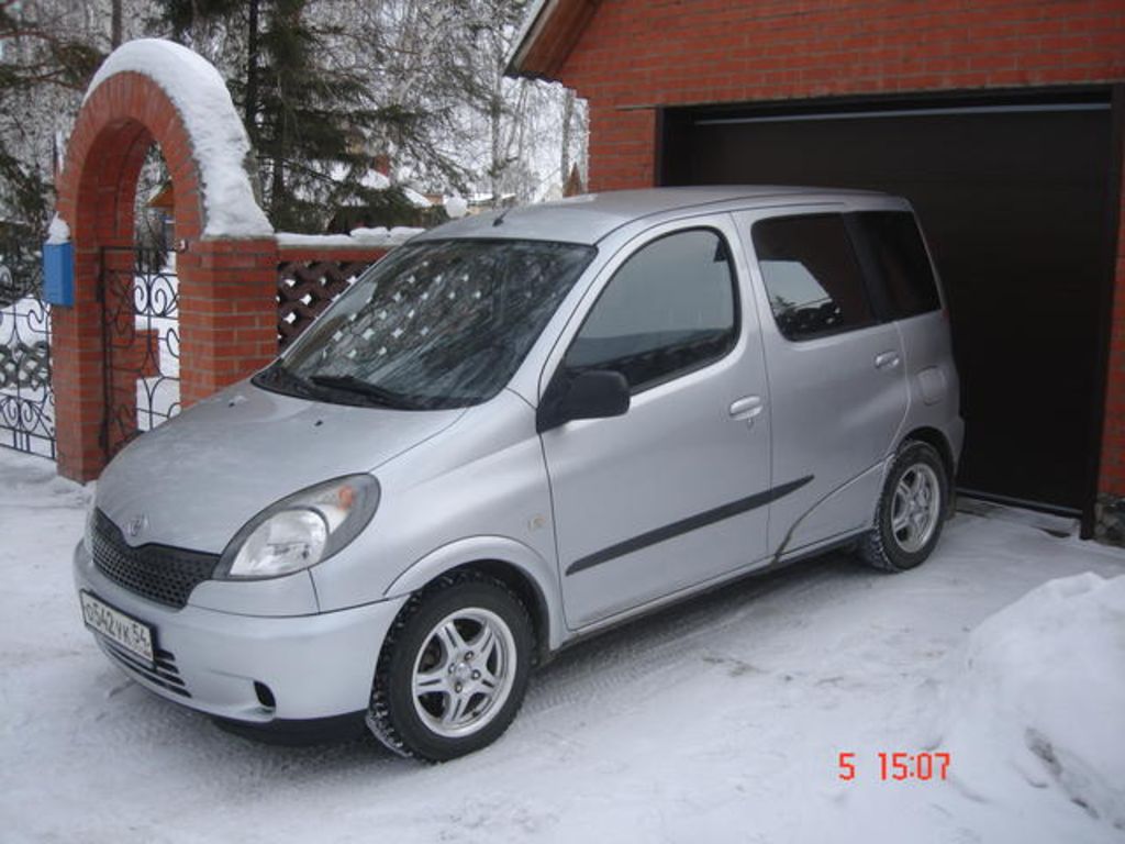 2000 Toyota Funcargo