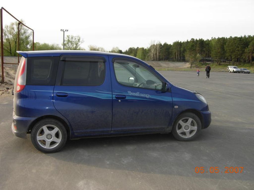 2000 Toyota Funcargo
