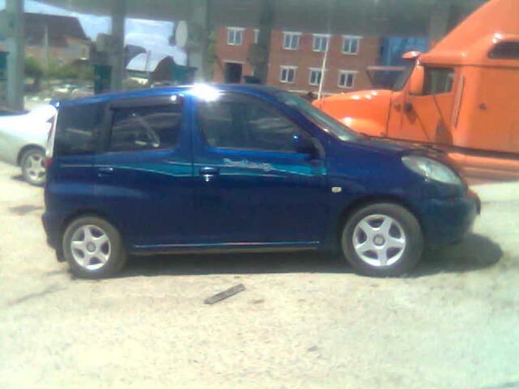2000 Toyota Funcargo