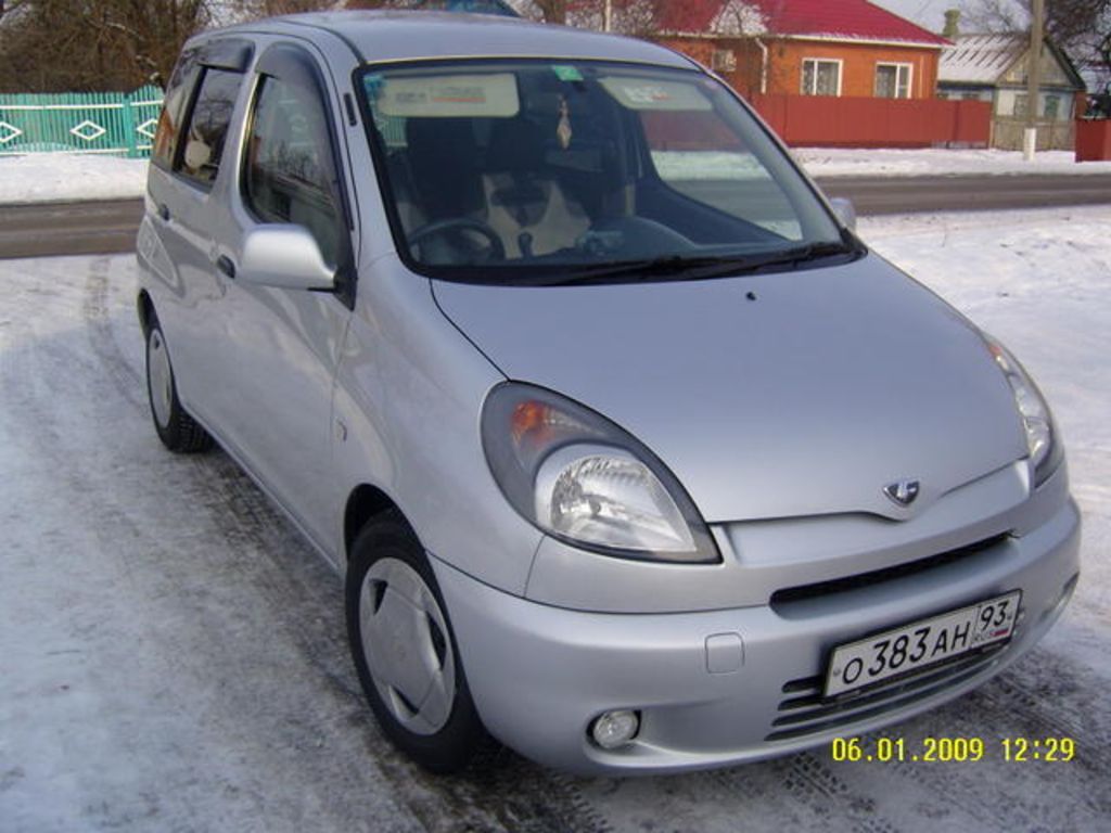 2000 Toyota Funcargo