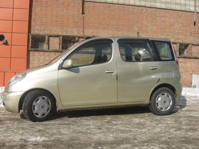 2000 Toyota Funcargo