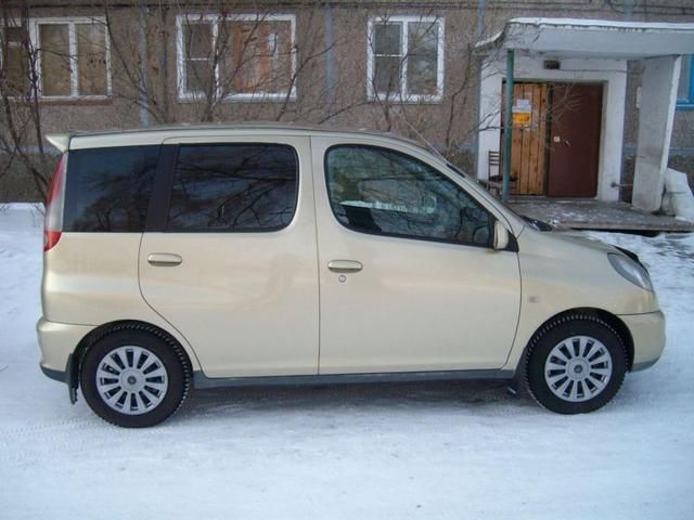 2000 Toyota Funcargo