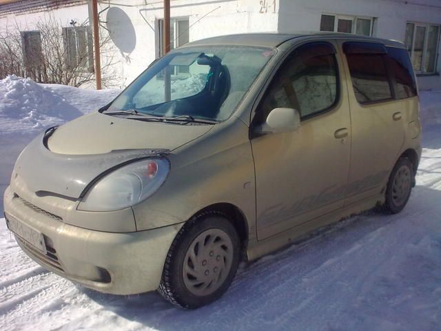 2000 Toyota Funcargo