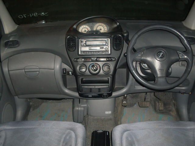 2000 Toyota Funcargo