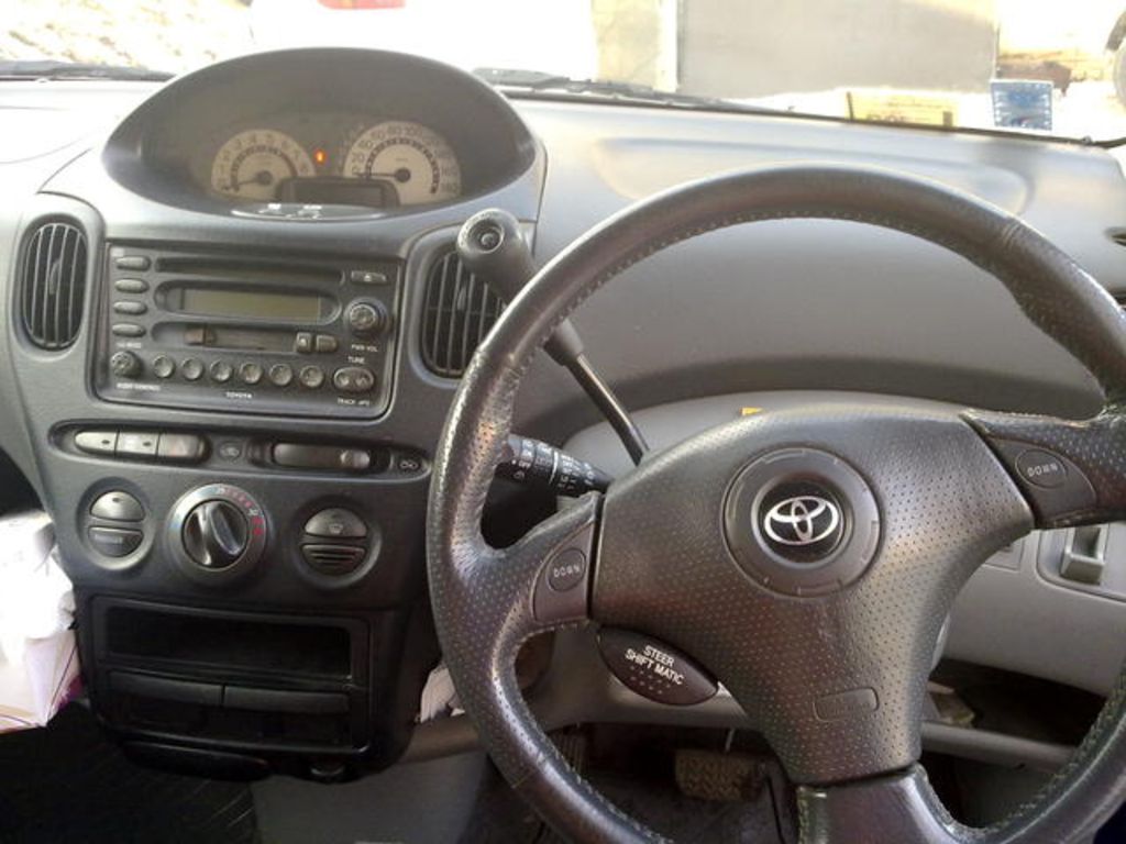 2000 Toyota Funcargo