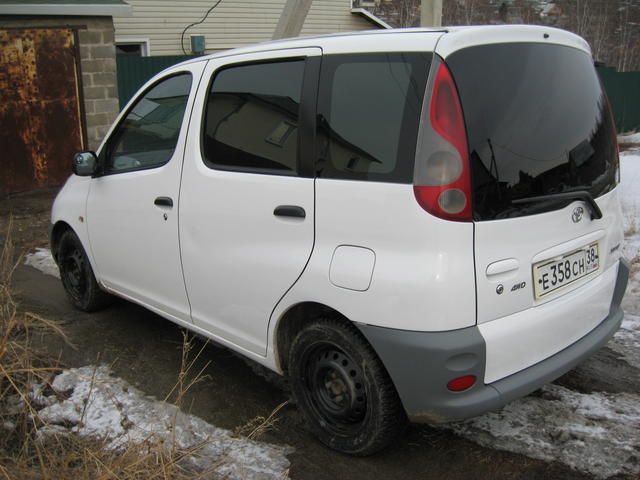 2000 Toyota Funcargo