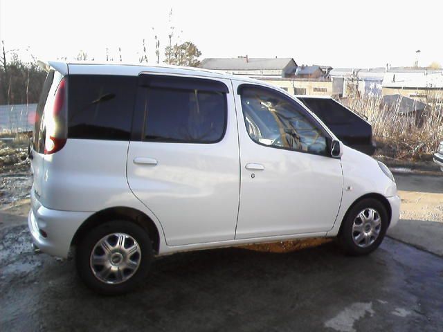 2000 Toyota Funcargo
