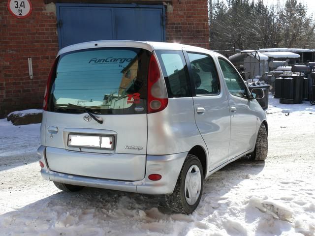 2000 Toyota Funcargo