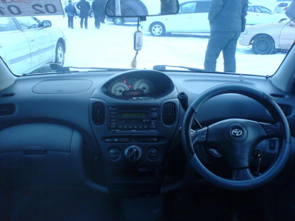 2000 Toyota Funcargo