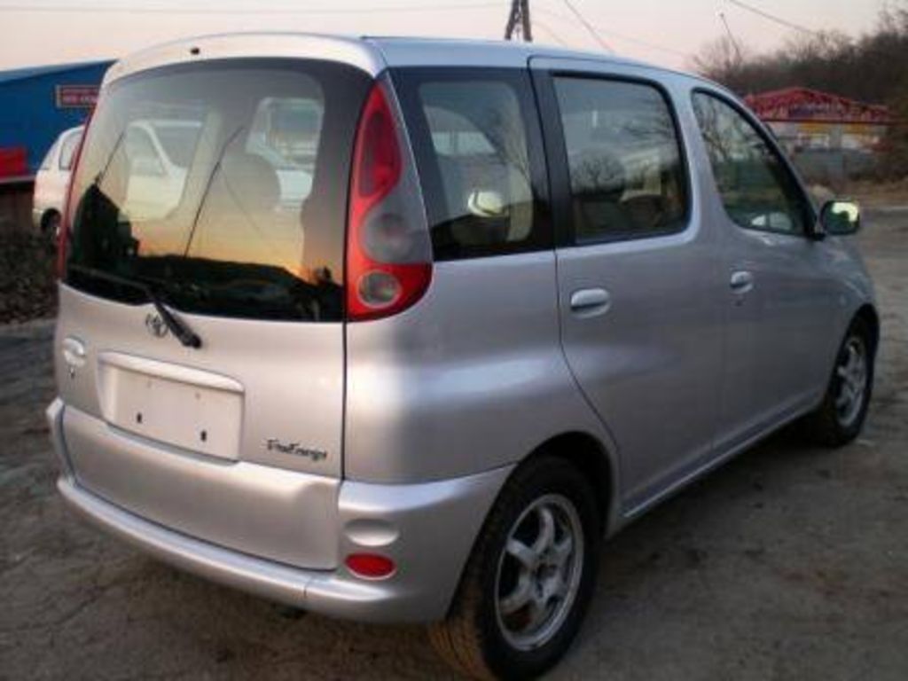 2000 Toyota Funcargo